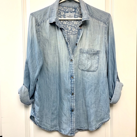 American Eagle distressed button up top - Picture 1 of 3